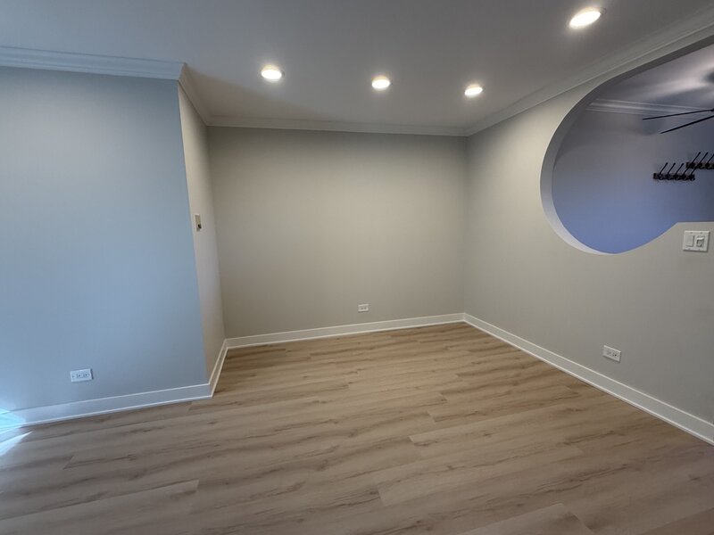 9386 Bay Colony Drive Des Plaines IL 60016