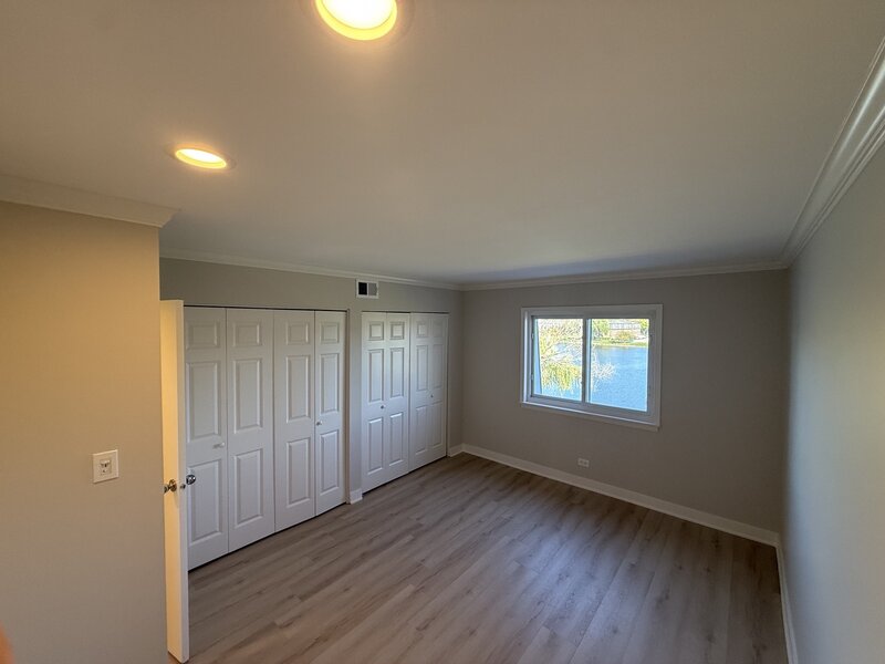 9386 Bay Colony Drive Des Plaines IL 60016