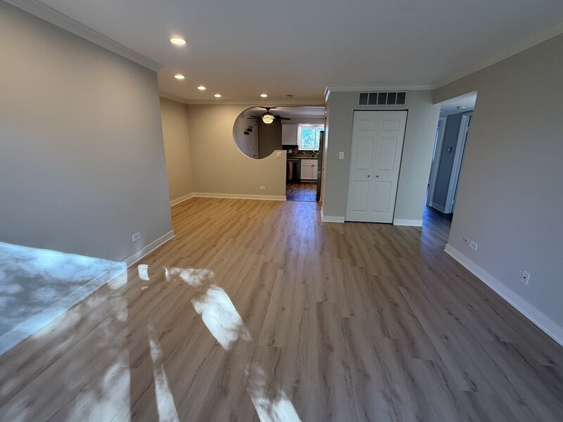 9386 Bay Colony Drive Des Plaines IL 60016