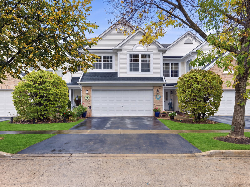 1005 Tara Lane West Chicago IL 60185