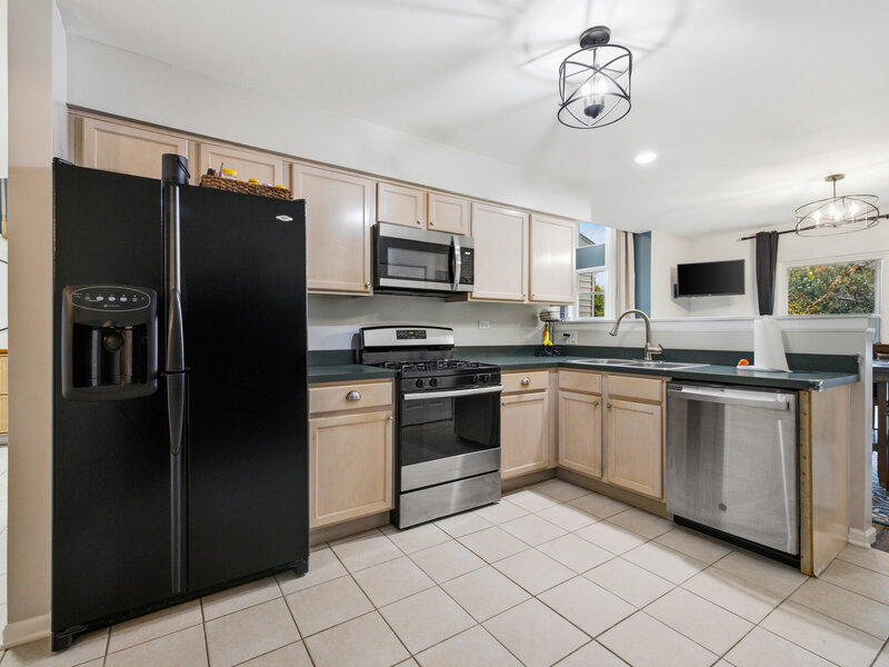 1005 Tara Lane West Chicago IL 60185
