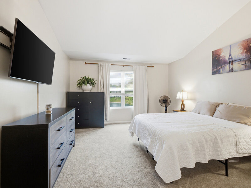 1005 Tara Lane West Chicago IL 60185