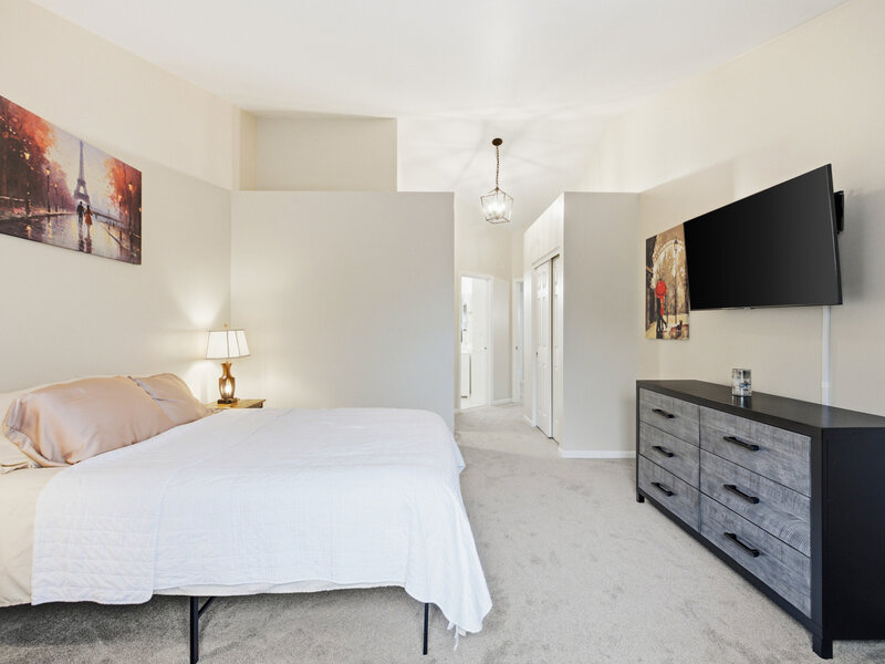 1005 Tara Lane West Chicago IL 60185