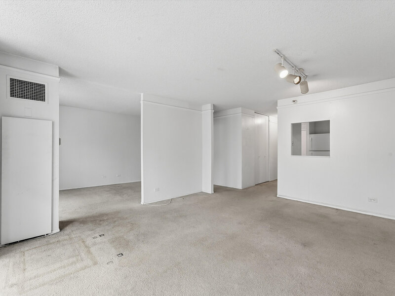 10 E Ontario Street Chicago IL 60611