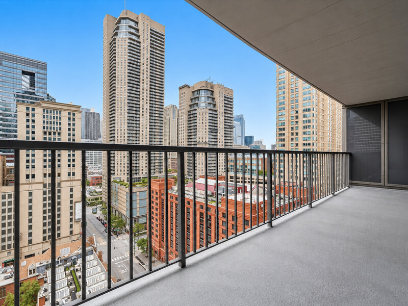 10 E Ontario Street Chicago IL 60611