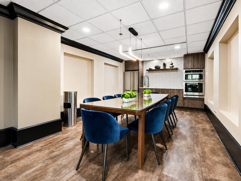 10 E Ontario Street Chicago IL 60611