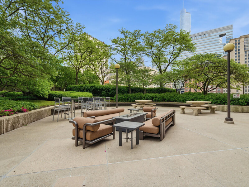 10 E Ontario Street Chicago IL 60611