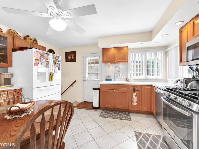 8811 N Merrill Street Niles IL 60714