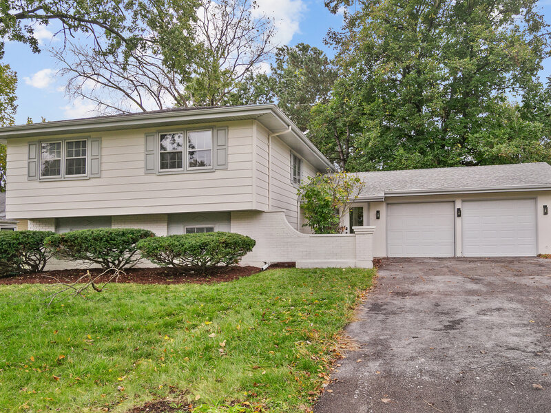 21 Huntington Road Glen Ellyn IL 60137