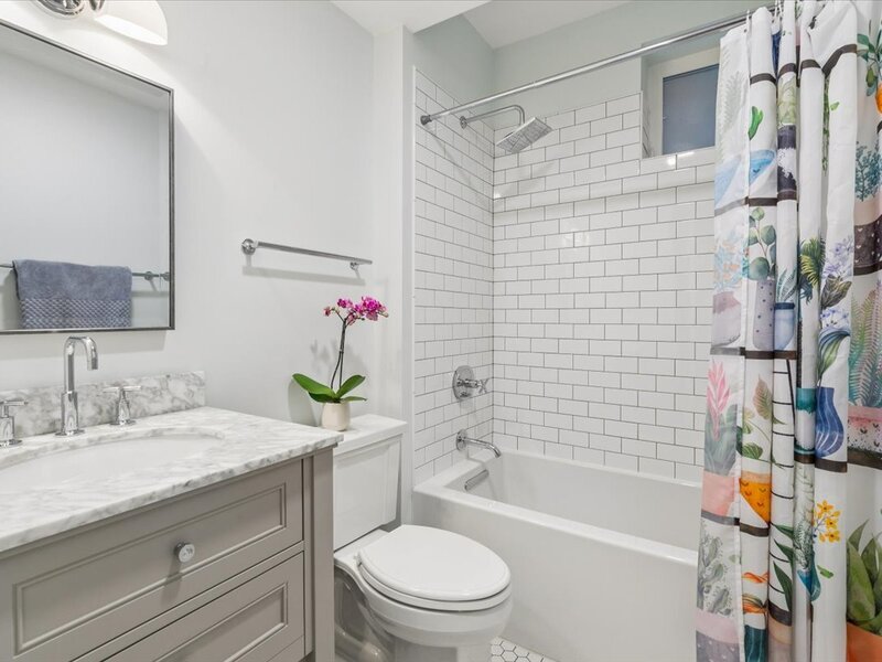2332 W Dickens Avenue Chicago IL 60647