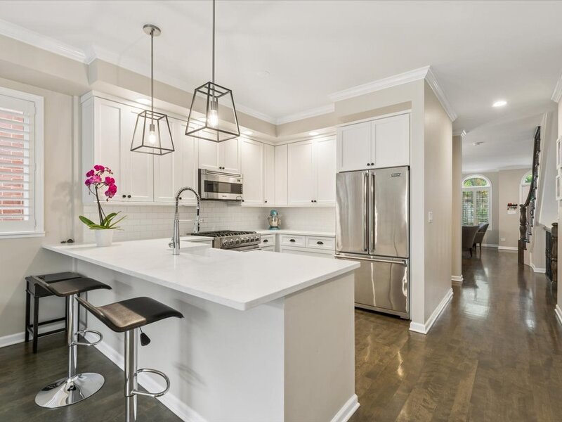2332 W Dickens Avenue Chicago IL 60647