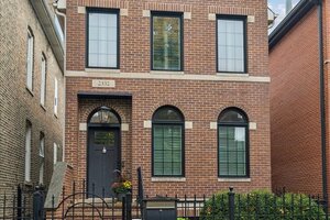 Photo of 2332 W Dickens Avenue Chicago IL 60647