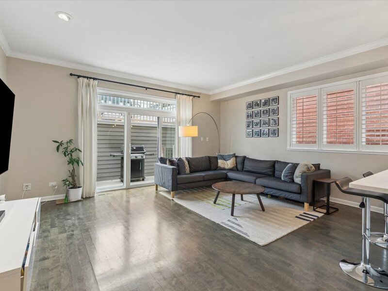 2332 W Dickens Avenue Chicago IL 60647