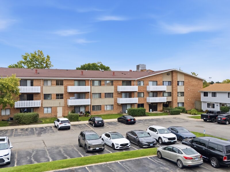 2000 Bayside Drive Palatine IL 60074