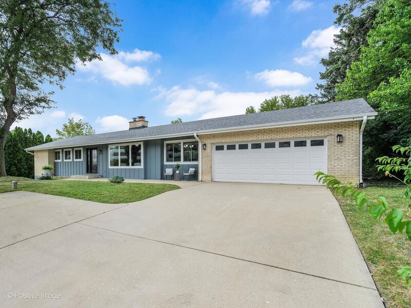 19 22nd Street Lombard IL 60148