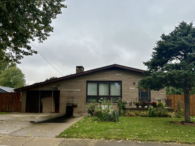 647 Hazen Avenue Oglesby IL 61348