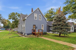 Photo of 2501 Mckinley Avenue Davenport IA 52802