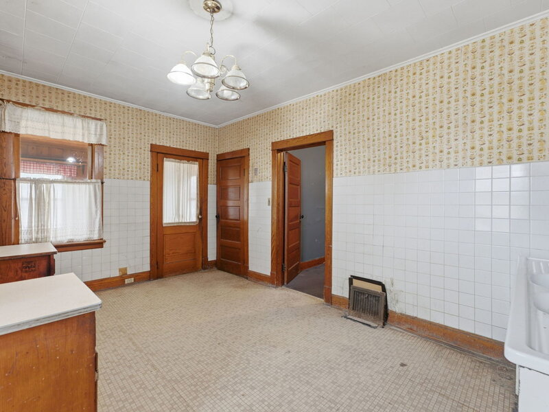 2501 Mckinley Avenue Davenport IA 52802