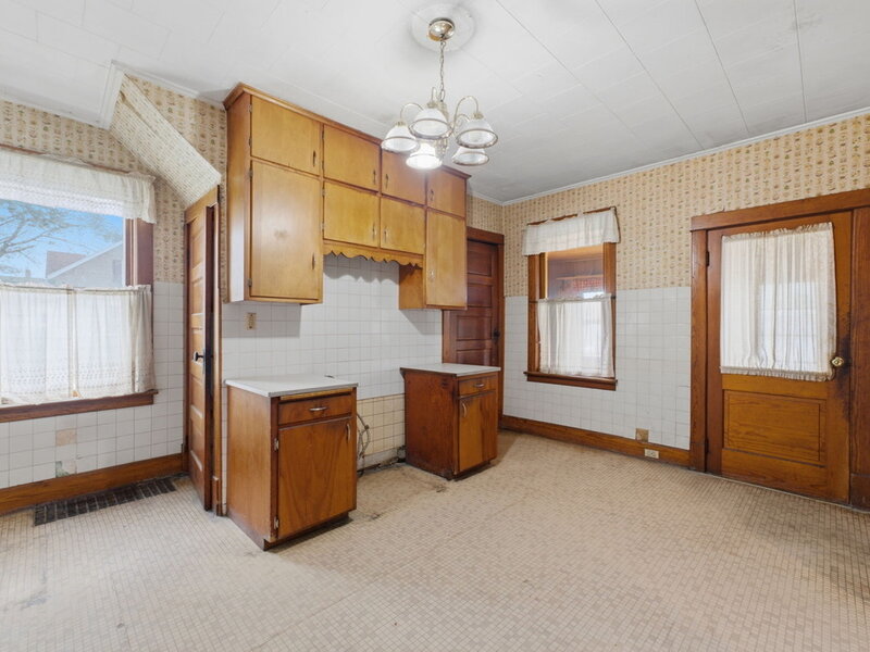 2501 Mckinley Avenue Davenport IA 52802