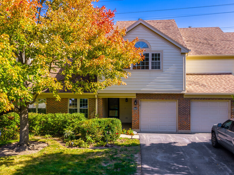 625 Sutton Court Wheeling IL 60090