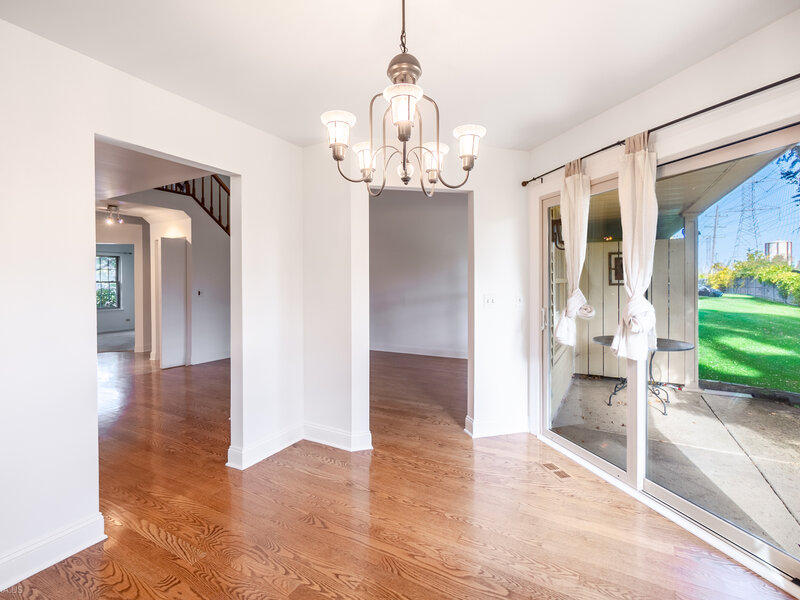 625 Sutton Court Wheeling IL 60090