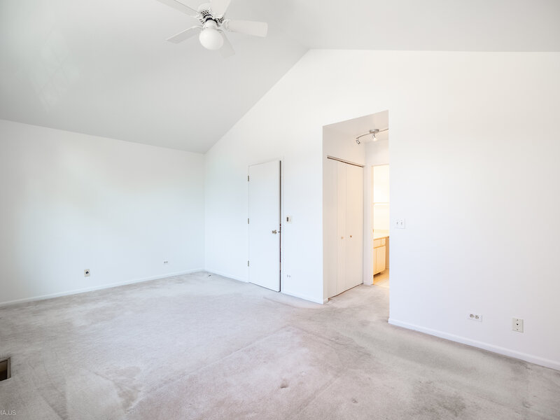 625 Sutton Court Wheeling IL 60090