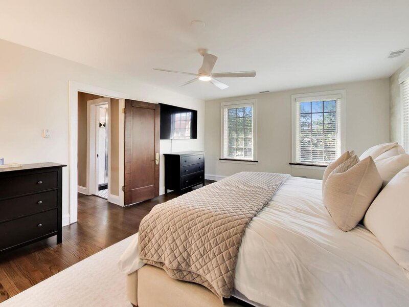 10456 S Bell Avenue Chicago IL 60643
