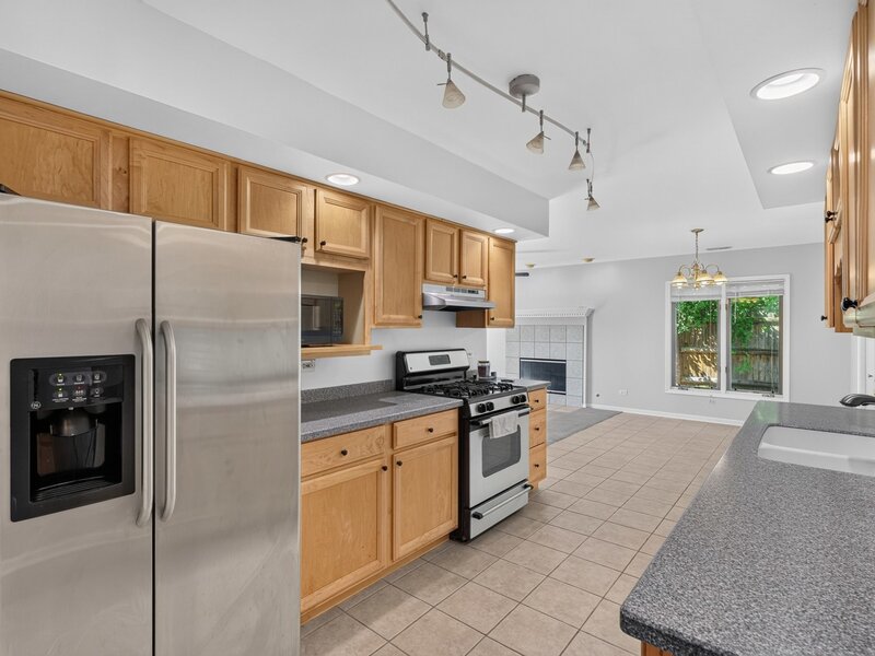 1025 Mayfield Lane Hoffman Estates IL 60169