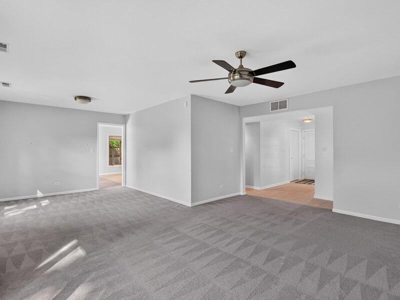 1025 Mayfield Lane Hoffman Estates IL 60169