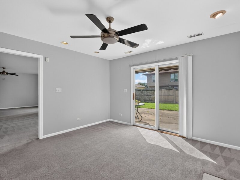 1025 Mayfield Lane Hoffman Estates IL 60169