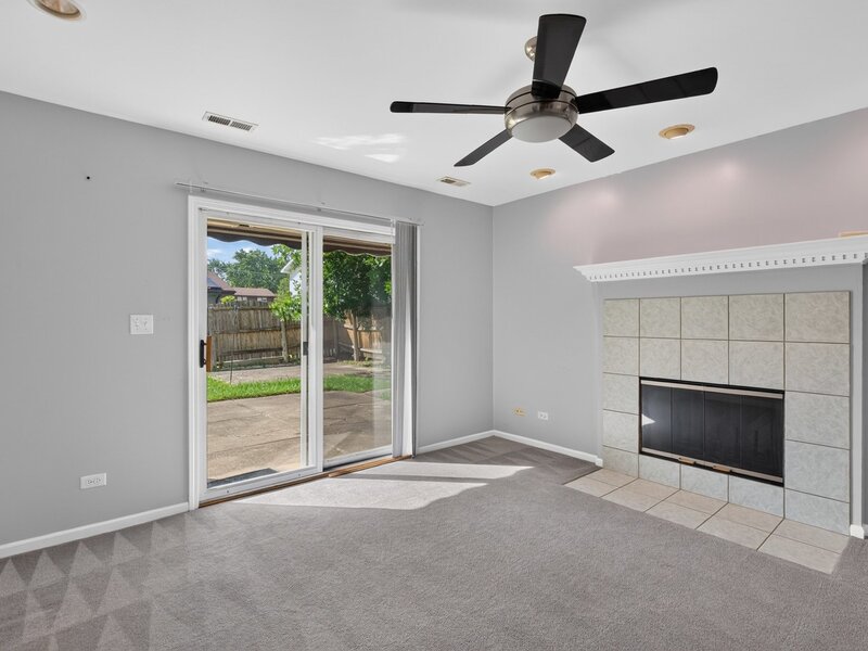 1025 Mayfield Lane Hoffman Estates IL 60169