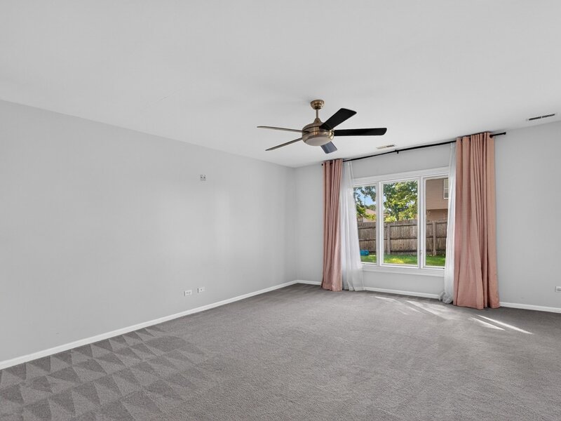 1025 Mayfield Lane Hoffman Estates IL 60169