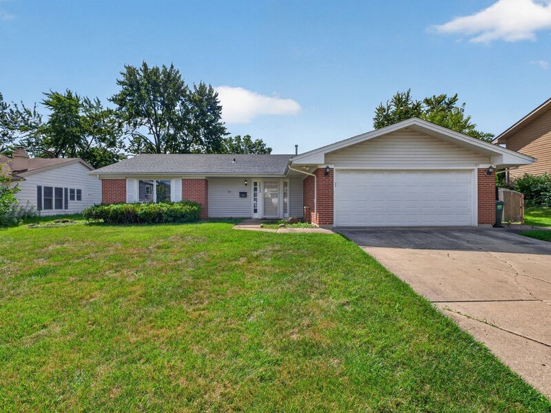 1025 Mayfield Lane Hoffman Estates IL 60169