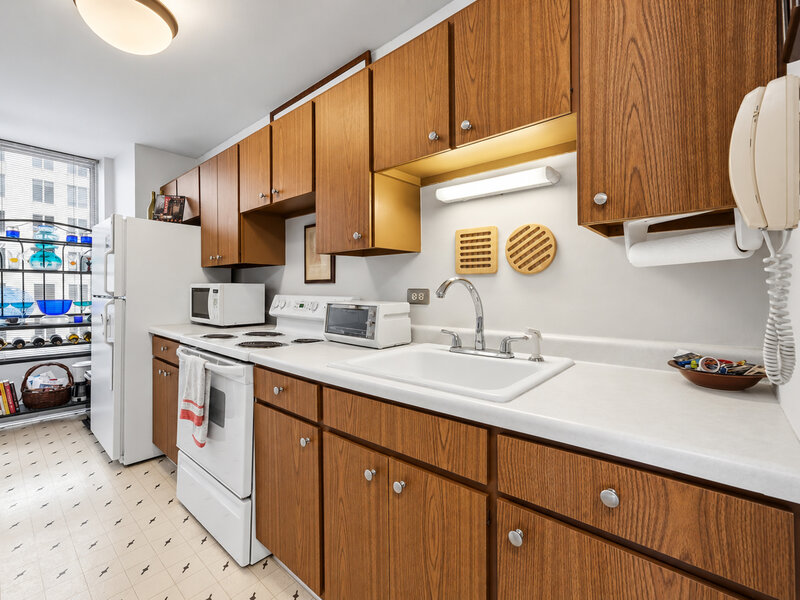 100 E Walton Street Chicago IL 60611
