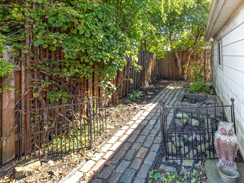 3851 W 108th Place Chicago IL 60655