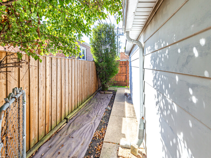 3851 W 108th Place Chicago IL 60655