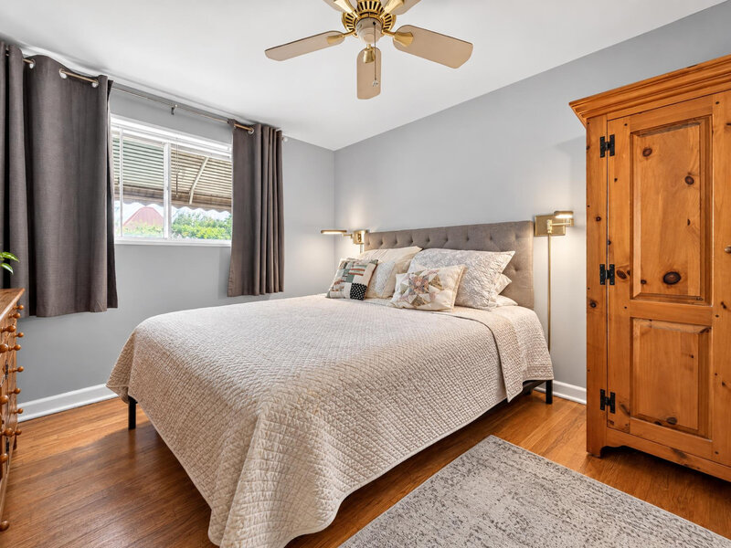 4 E Judith Ann Drive Mount Prospect IL 60056