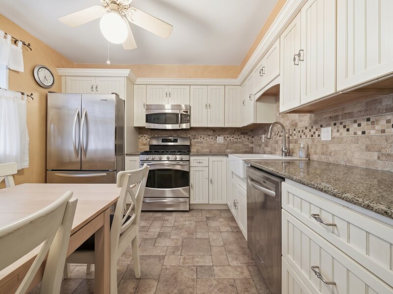 4 E Judith Ann Drive Mount Prospect IL 60056