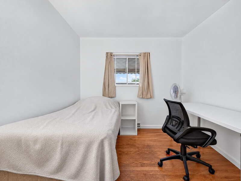 4 E Judith Ann Drive Mount Prospect IL 60056