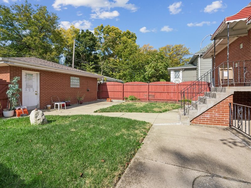 818 S 2nd Avenue Maywood IL 60153