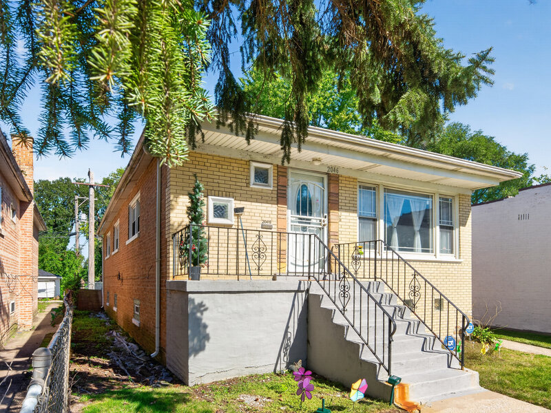 2046 E 93rd Street Chicago IL 60617