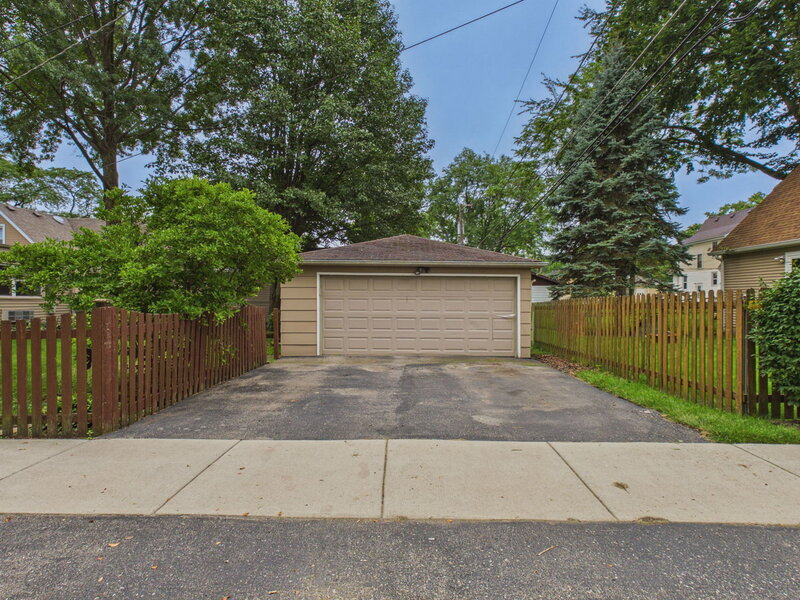 520 N Eastwood Avenue Mount Prospect IL 60056