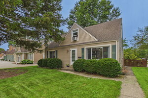 Photo of 520 N Eastwood Avenue Mount Prospect IL 60056