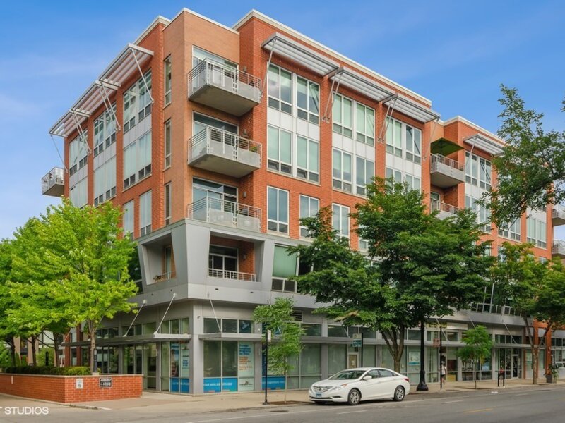4846 N Clark Street Chicago IL 60640