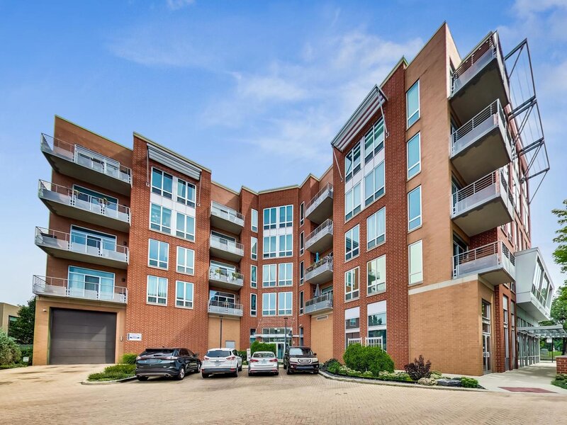 4846 N Clark Street Chicago IL 60640