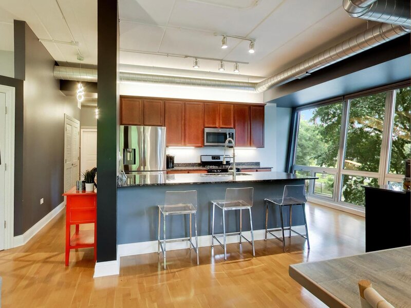 4846 N Clark Street Chicago IL 60640