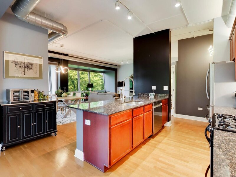 4846 N Clark Street Chicago IL 60640