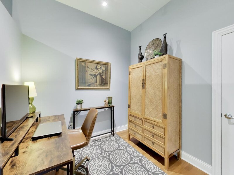 4846 N Clark Street Chicago IL 60640