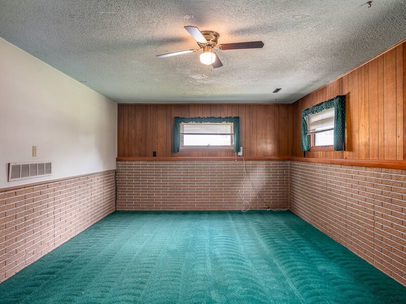 2233 Jebens Avenue Davenport IA 52804