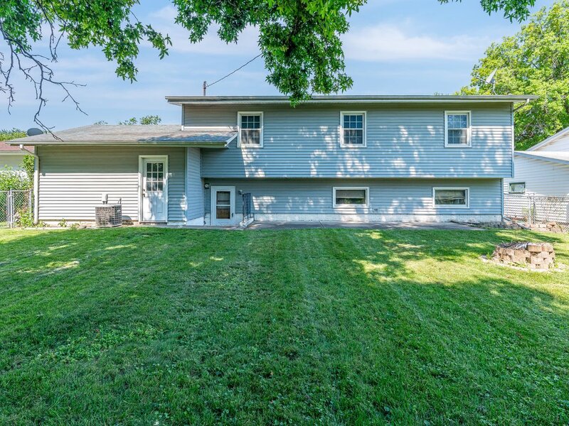 2233 Jebens Avenue Davenport IA 52804